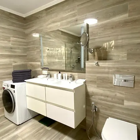 Panoramic View With Big Terrace Lägenhet