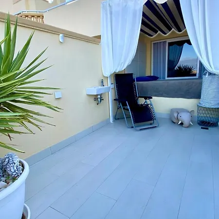 Panoramic View With Big Terrace Appartamento